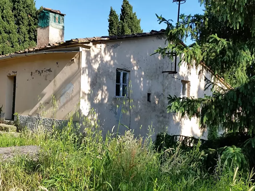 Immagine 2 di Rustico / casale in vendita  in bocconi a Lucca