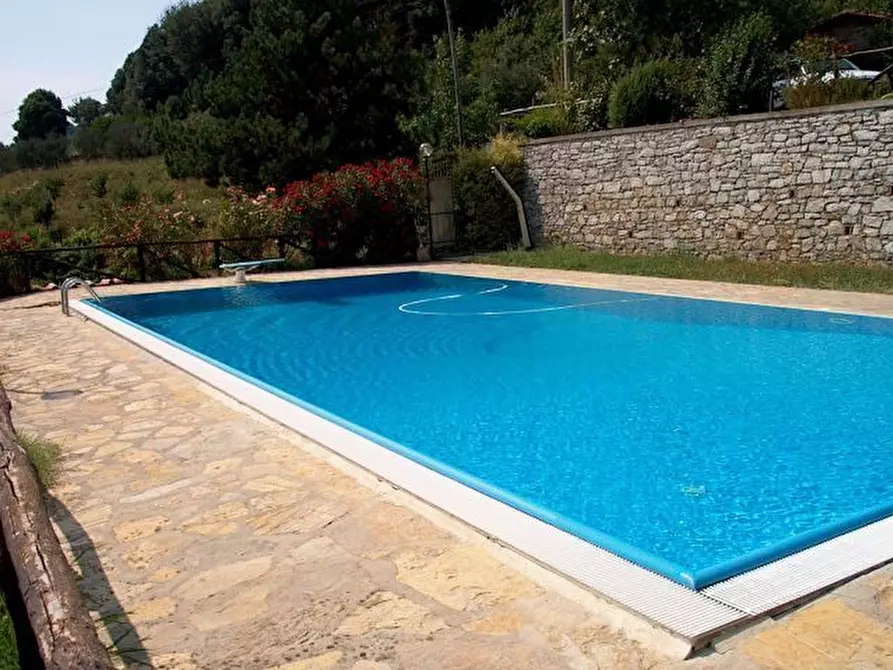 Immagine 39 di Rustico / casale in vendita  in Via Vecchia di Nozzano a Lucca