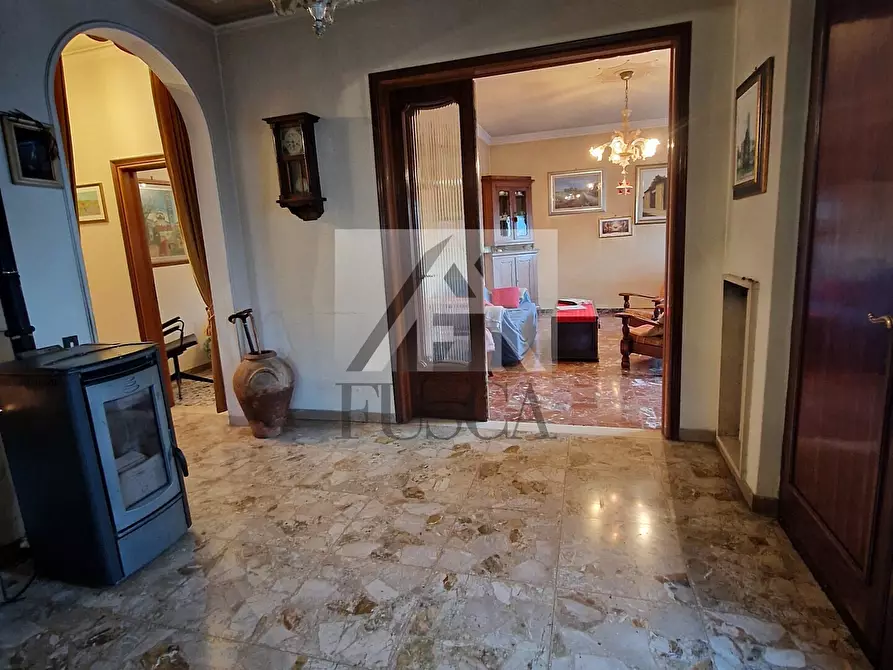 Immagine 2 di Villa in vendita  in Viale Lazzaro Papi a Lucca