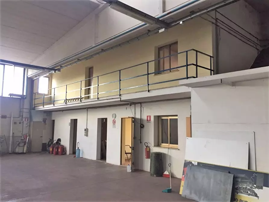 Immagine 7 di Attività artigianale in vendita  in Via del Marginone a Lucca