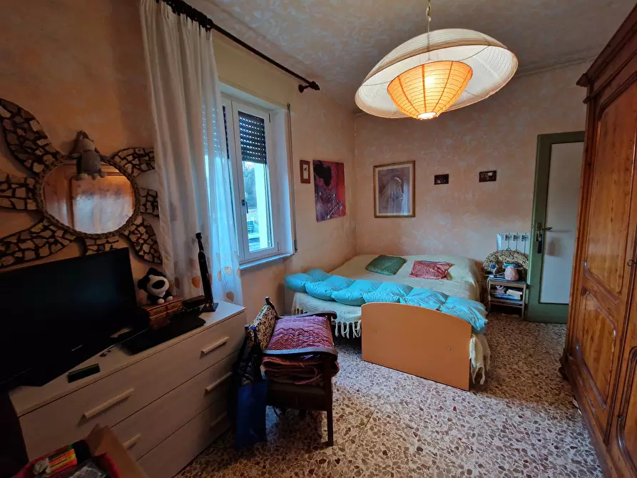 Immagine 19 di Pentalocale in vendita  in Via Fregionaia a Lucca