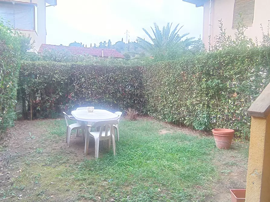 Immagine 15 di Casa semindipendente in vendita  a Massarosa