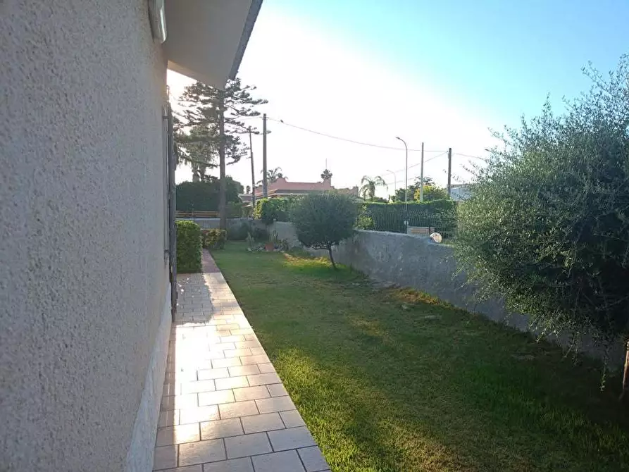 Immagine 1 di Villa in vendita  a Siracusa