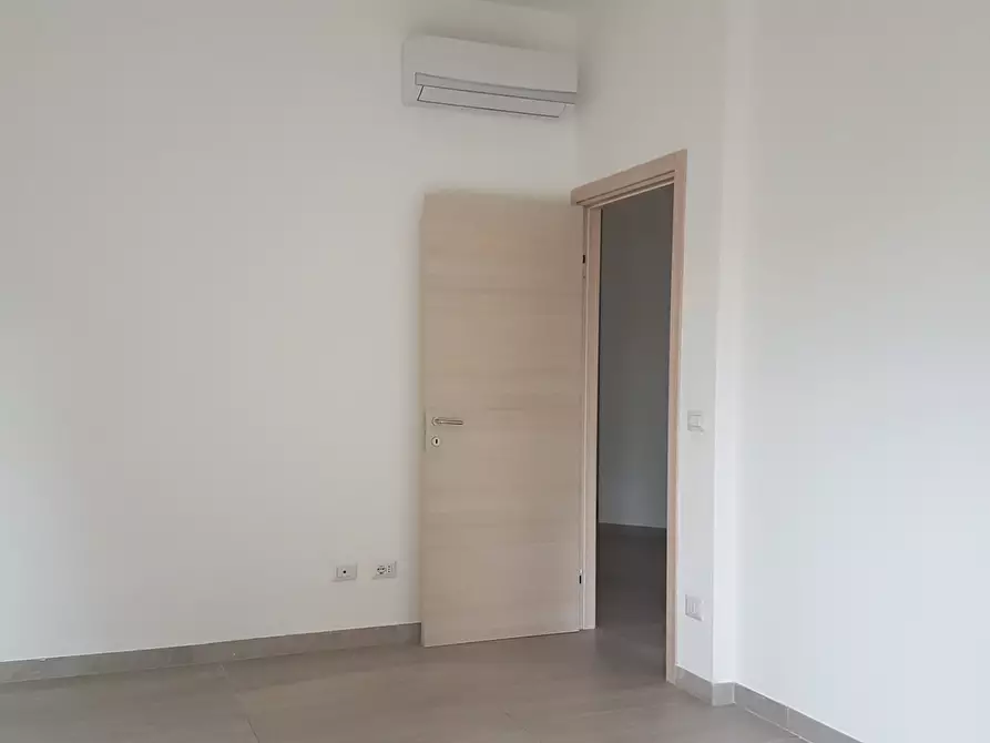 Immagine 4 di Trilocale in affitto  a Siracusa