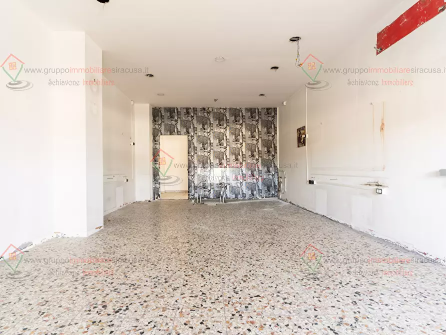 Immagine 3 di Locale commerciale in affitto  a Siracusa