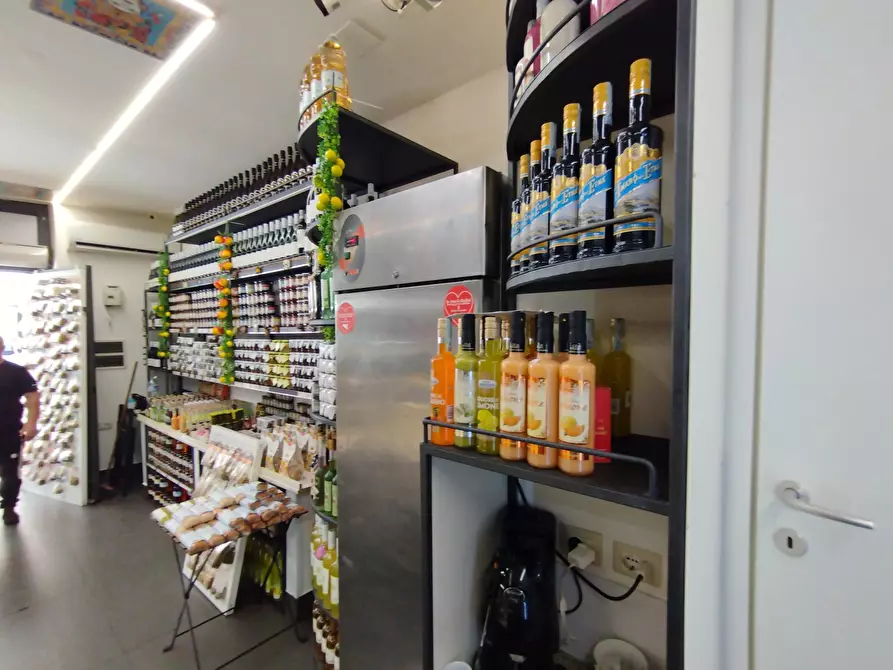 Immagine 23 di Attività commerciale in vendita  in Corso Umberto I a Siracusa