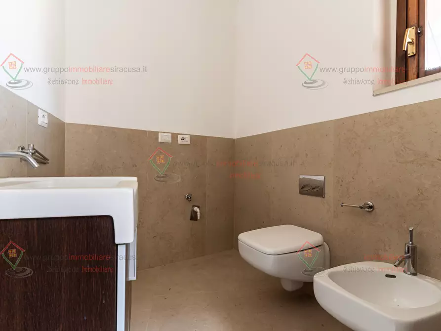 Immagine 17 di Quadrilocale in vendita  a Siracusa
