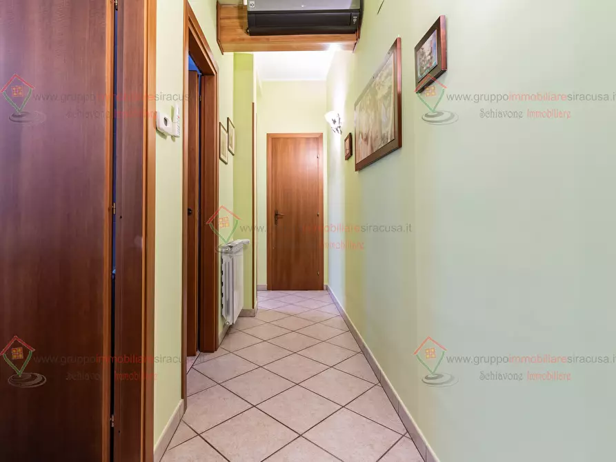 Immagine 10 di Trilocale in vendita  a Siracusa