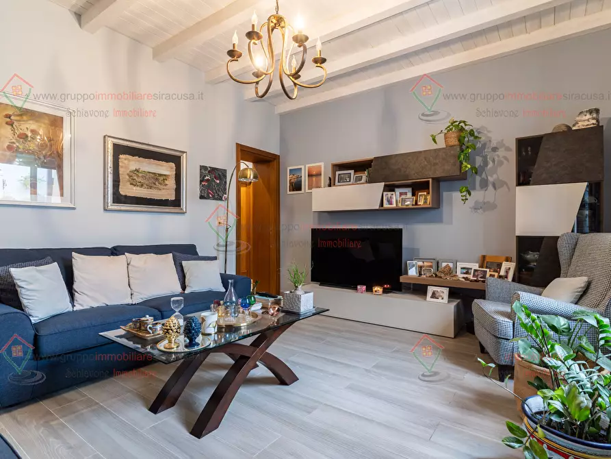 Immagine 11 di Casa indipendente in vendita  a Siracusa