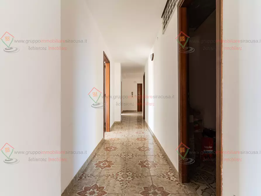 Immagine 16 di Pentalocale in vendita  a Floridia