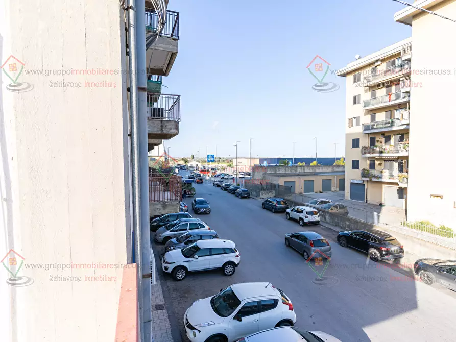 Immagine 21 di Pentalocale in vendita  a Floridia