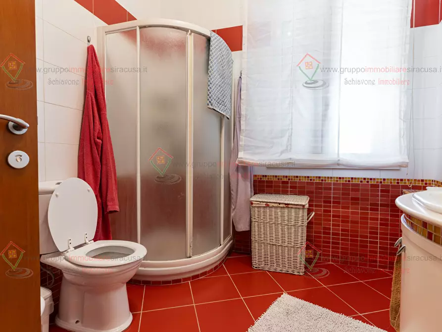 Immagine 15 di Quadrilocale in vendita  a Siracusa