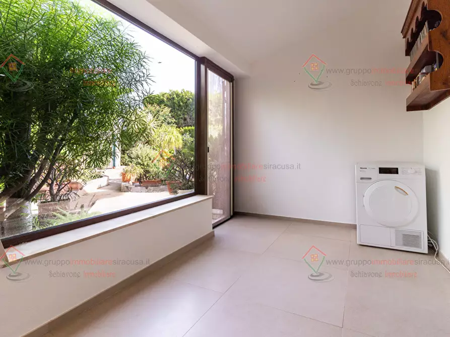 Immagine 38 di Villa in vendita  a Siracusa
