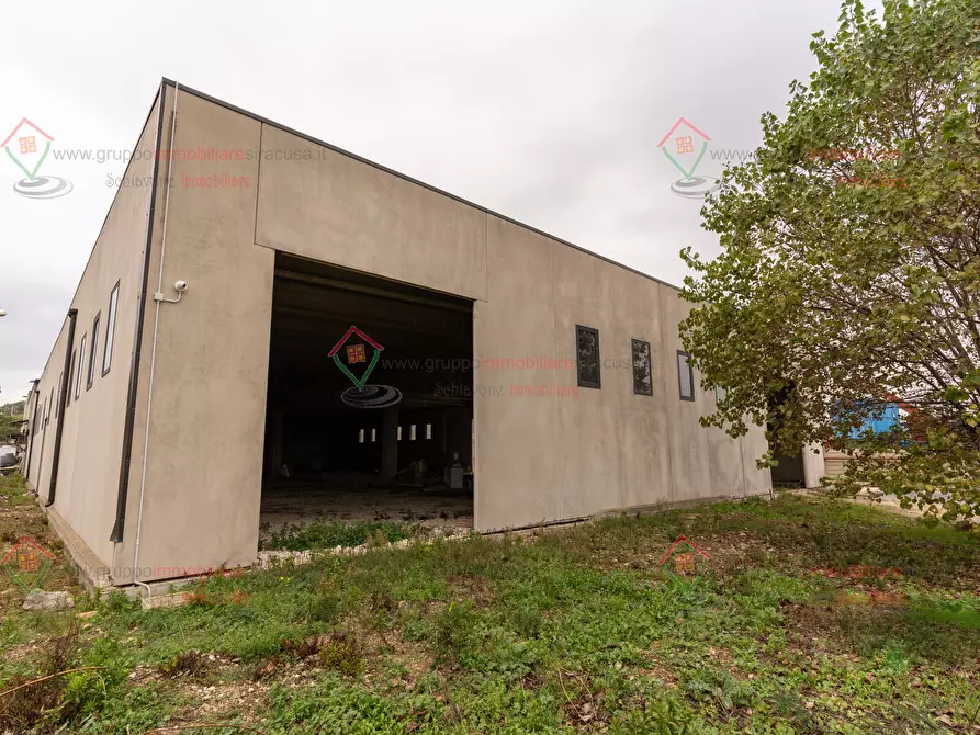 Immagine 8 di Capannone industriale in affitto  a Siracusa