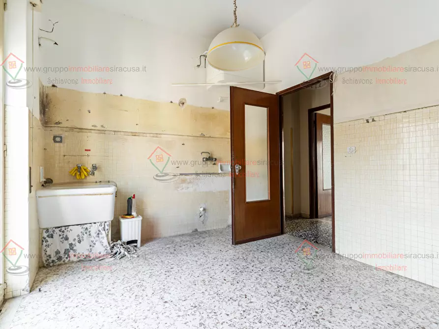 Immagine 13 di Pentalocale in vendita  a Siracusa