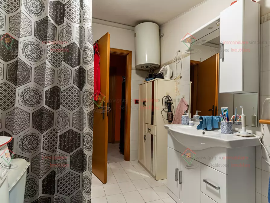 Immagine 57 di Villa in vendita  a Siracusa