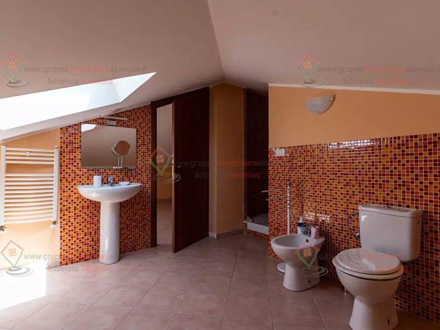 Immagine 25 di Quadrilocale in vendita  a Siracusa