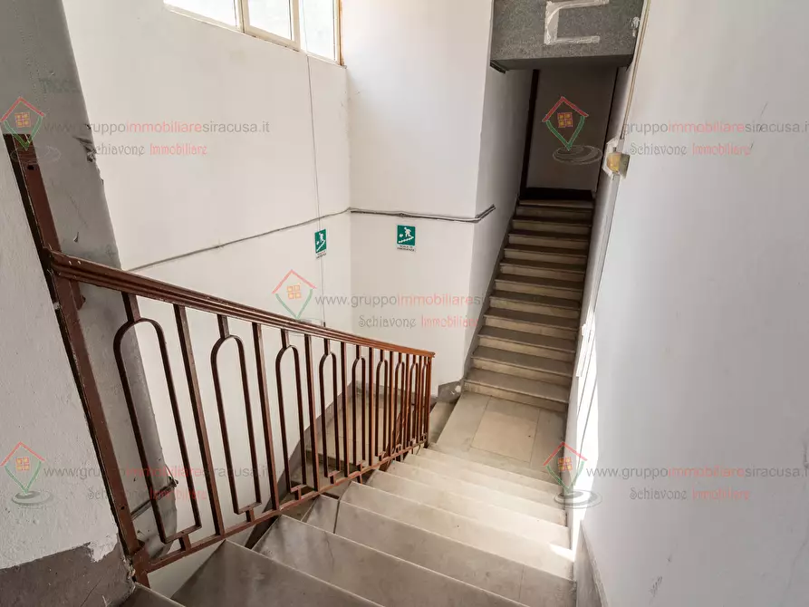 Immagine 19 di Locale commerciale in vendita  a Siracusa