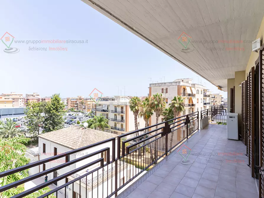 Immagine 32 di Quadrilocale in vendita  a Siracusa