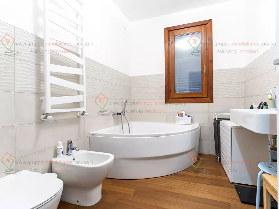 Immagine 18 di Casa bifamiliare in vendita  a Siracusa