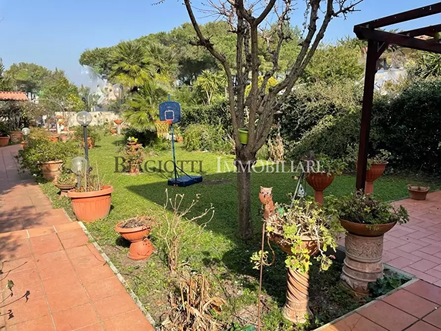 Immagine 3 di Casa semindipendente in vendita  a Livorno