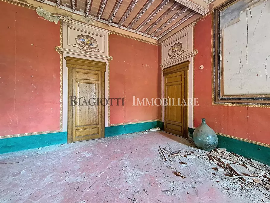Immagine 33 di Rustico / casale in vendita  a Livorno