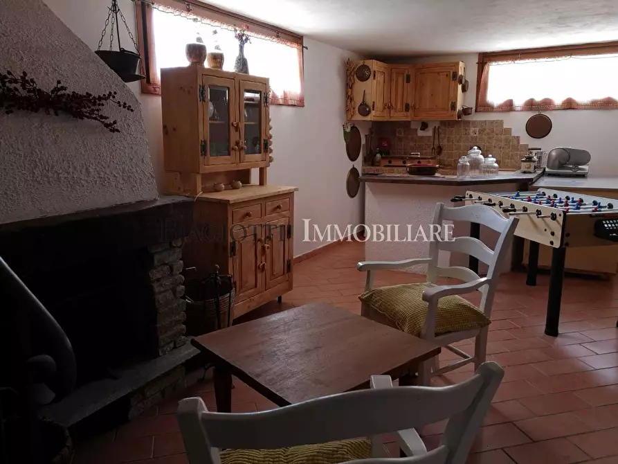 Immagine 15 di Villa in vendita  a Livorno