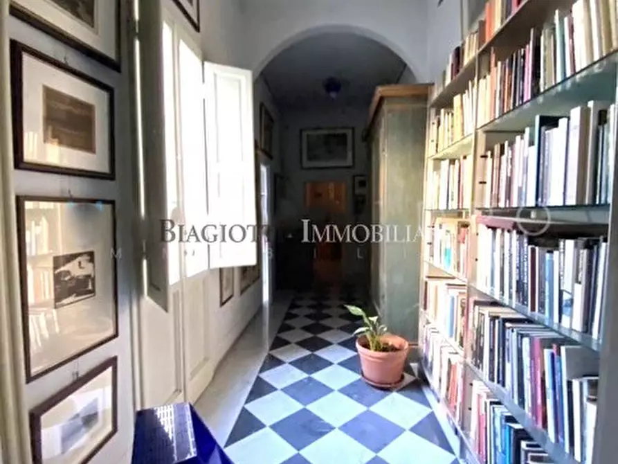 Immagine 14 di Trilocale in vendita  a Livorno