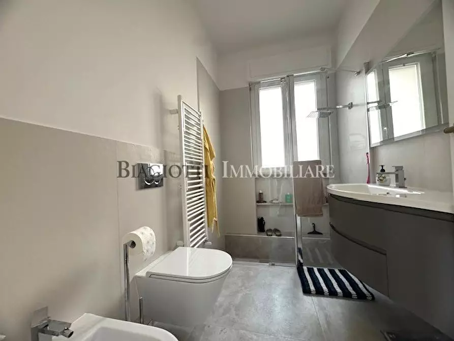 Immagine 13 di Casa indipendente in vendita  a Livorno