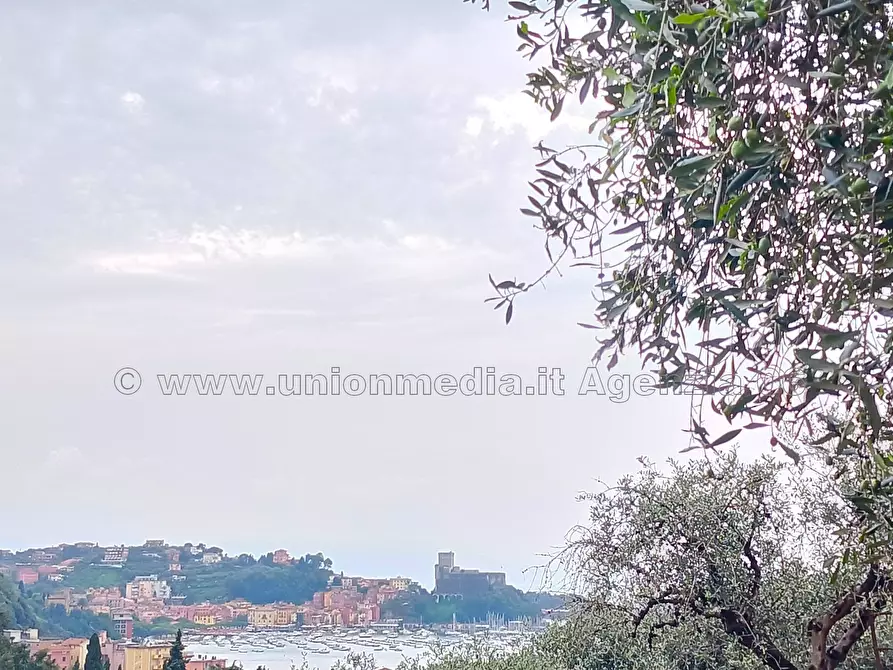 Immagine 1 di Appartamento in vendita  a Lerici