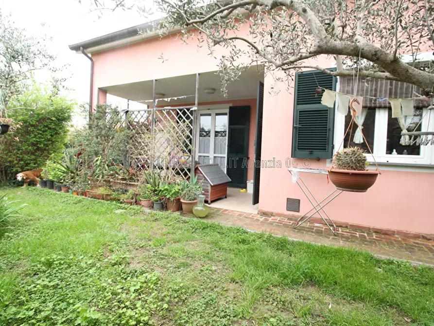 Immagine 3 di Casa indipendente in vendita  a Sarzana