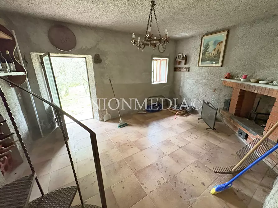 Immagine 7 di Rustico / casale in vendita  in Via Carignano a Fosdinovo