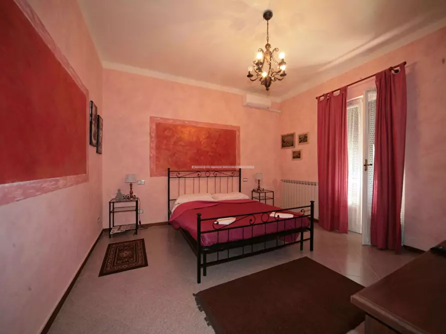 Immagine 14 di Casa indipendente in vendita  a Sarzana