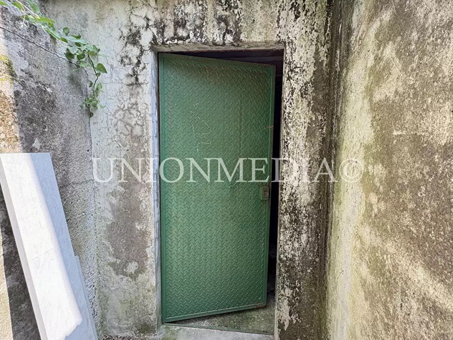 Immagine 26 di Rustico / casale in vendita  in via carignano a Fosdinovo