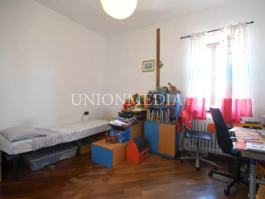 Immagine 20 di Appartamento in vendita  in piazza matteotti a Sarzana