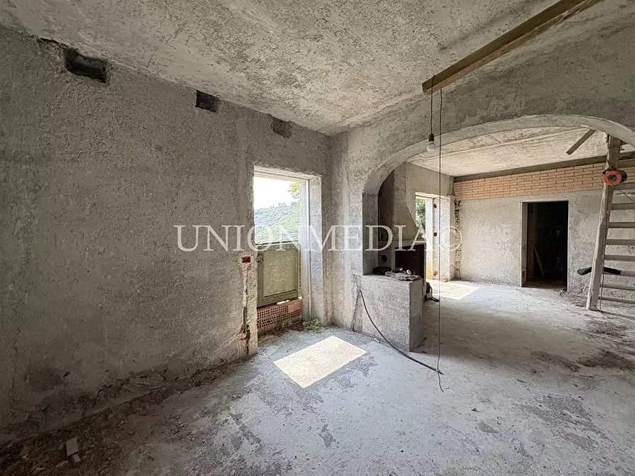 Immagine 17 di Rustico / casale in vendita  in via carignano a Fosdinovo