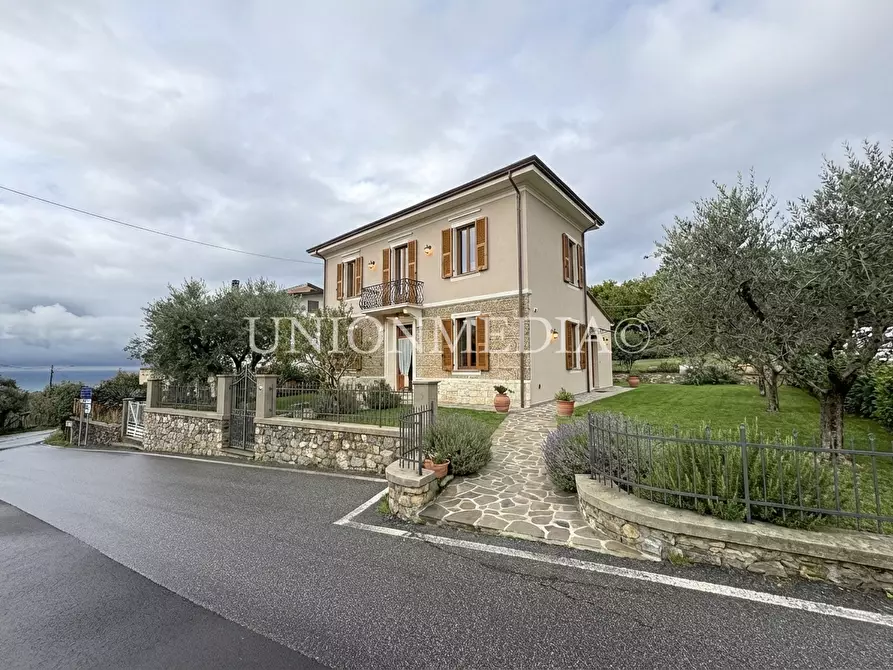 Immagine 2 di Villa in vendita  in Strada Provinciale 28 24 a Ameglia