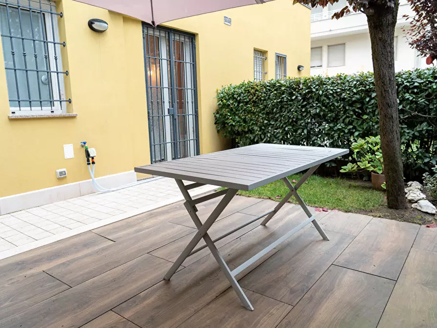 Immagine 23 di Bilocale in vendita  in Viale Catalani 20 a Riccione