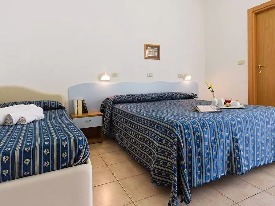 Immagine 4 di Capannone industriale in vendita  a Rimini