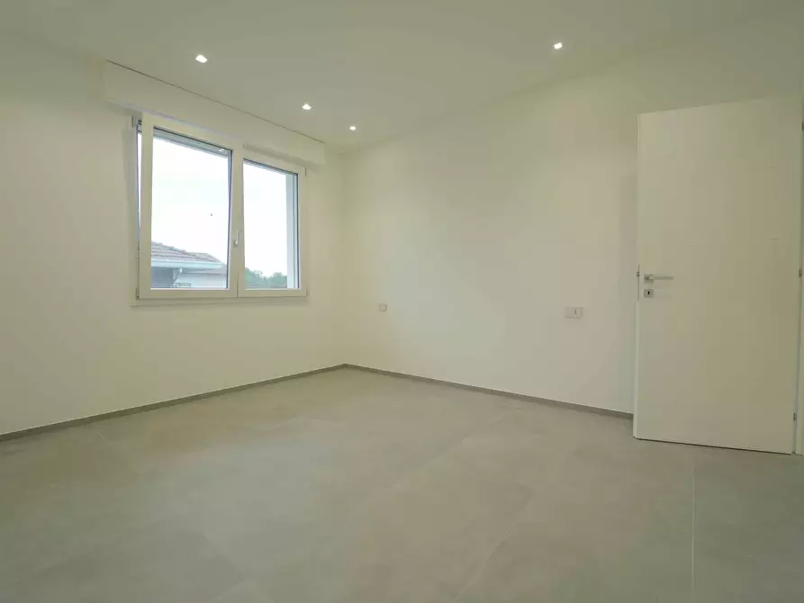 Immagine 19 di Quadrilocale in vendita  in Via Bottone 21 a Santarcangelo Di Romagna