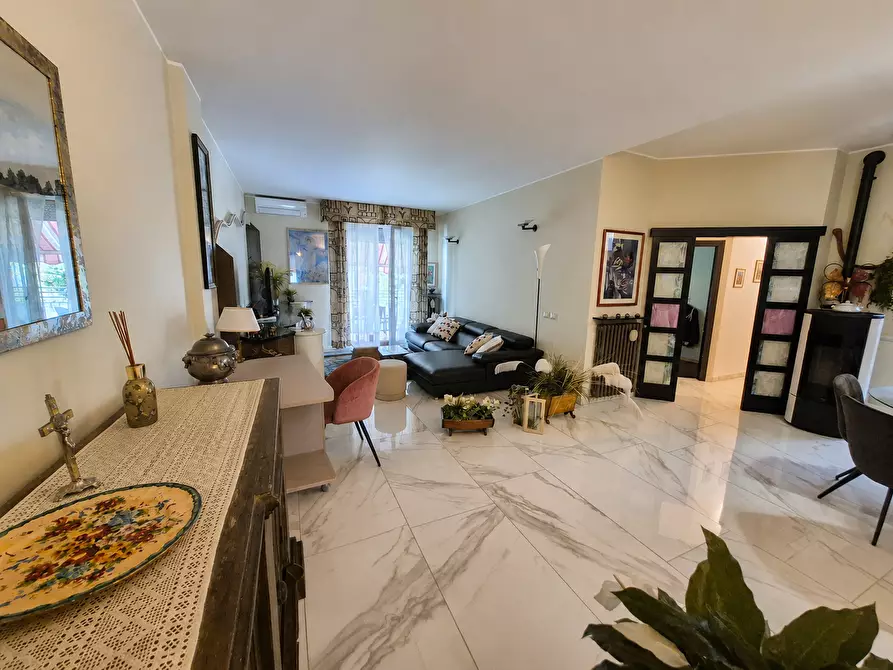 Immagine 5 di Palazzo in vendita  in Via Albio Tibullo 40 a Bellaria-Igea Marina