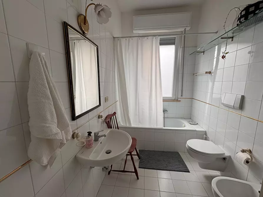 Immagine 24 di Trilocale in vendita  in Viale Carlo Goldoni 1 a Rimini