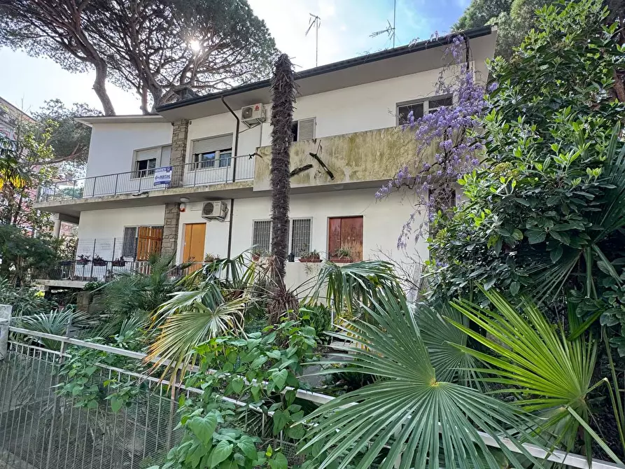 Immagine 1 di Pentalocale in vendita  in Viale Romagna 25 a Cervia