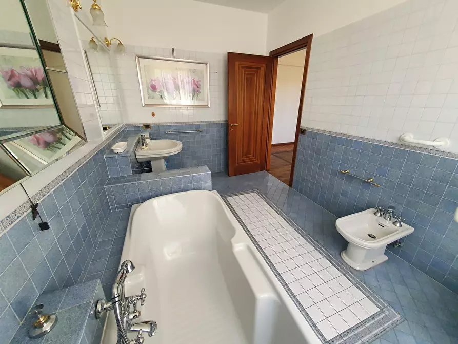 Immagine 27 di Villa in vendita  in dalla chiesa a Santarcangelo Di Romagna