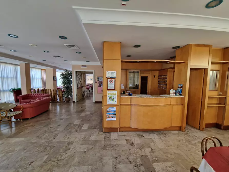 Immagine 3 di Albergo/B&B/Residence in vendita  in Viale Regina Margherita 27b a Rimini