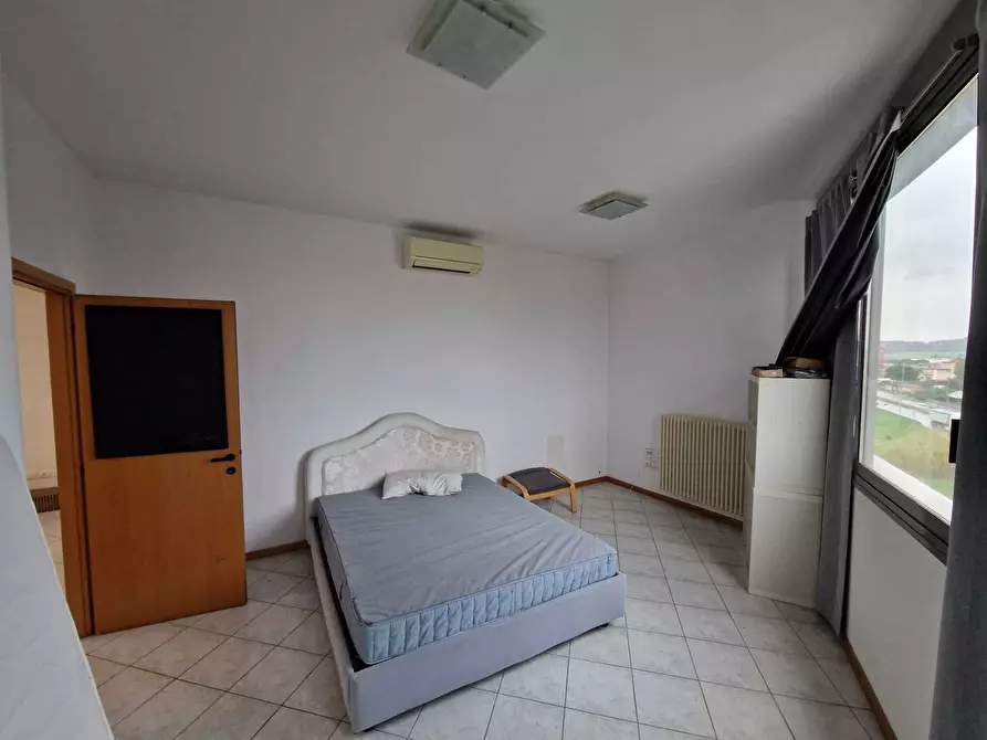 Immagine 12 di Ufficio in vendita  in Via Marecchiese 152 a Rimini