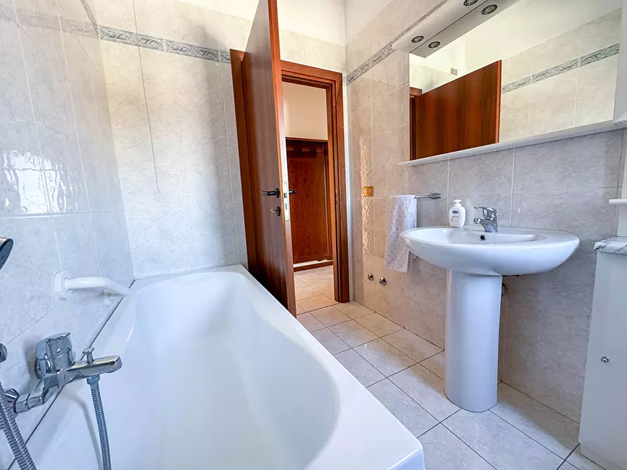 Immagine 21 di Trilocale in vendita  in VIA MARVELLI 7 a Rimini