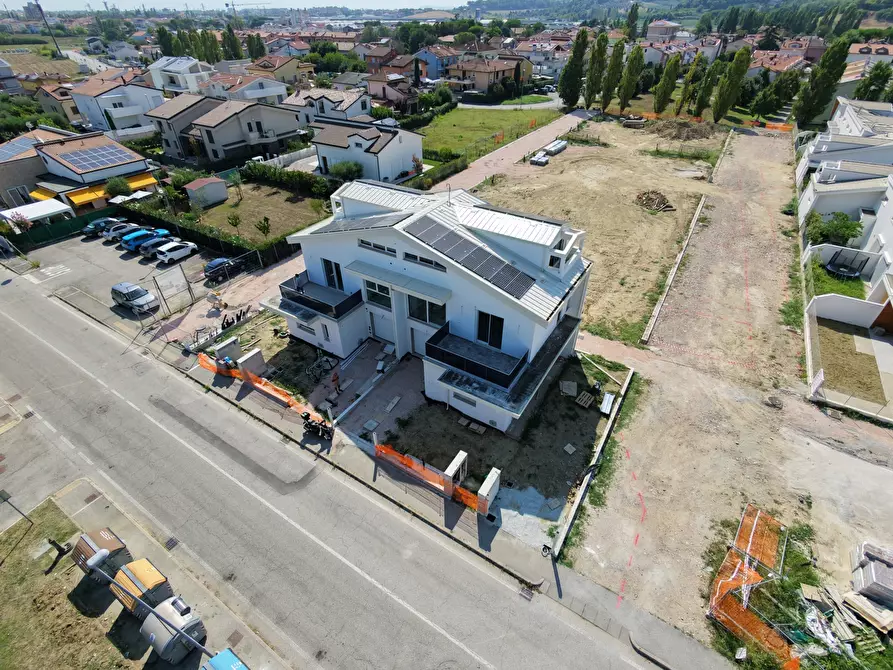 Immagine 6 di Villetta a schiera in vendita  a Rimini