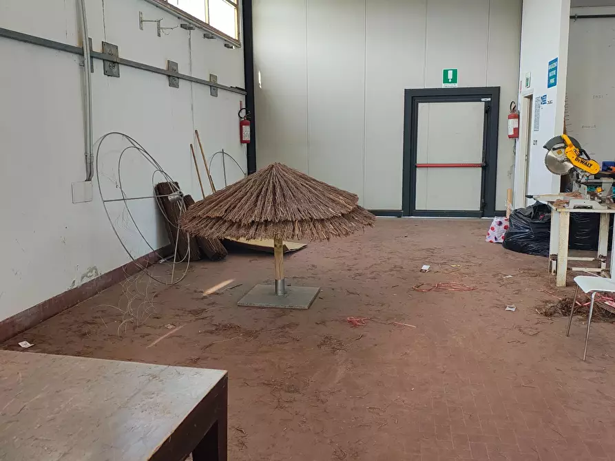 Immagine 23 di Laboratorio in vendita  in Via Ausa 179 a Coriano