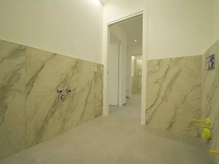 Immagine 14 di Quadrilocale in vendita  in Via Bottone 21 a Santarcangelo Di Romagna